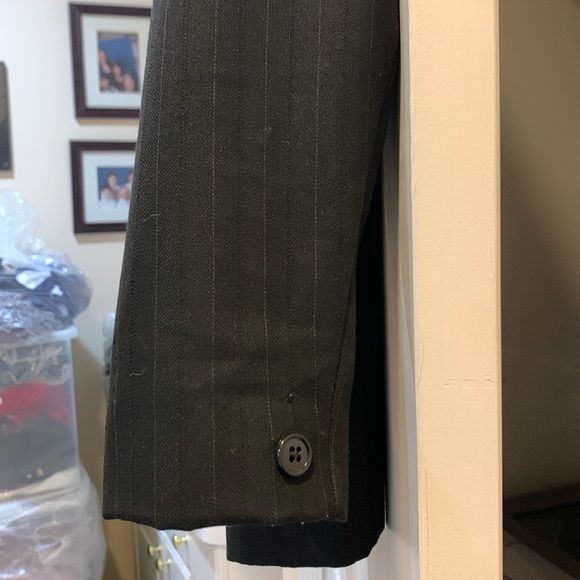 Boys 2-piece Dark Navy Pin Stripe Suit -- Size 14 - Picture 4 of 16